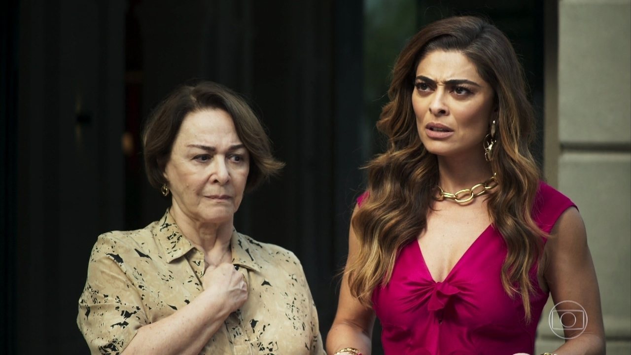 Evelina (Nívea Maria) e Maria da Paz (Juliana Paes) em A Dona do Pedaço