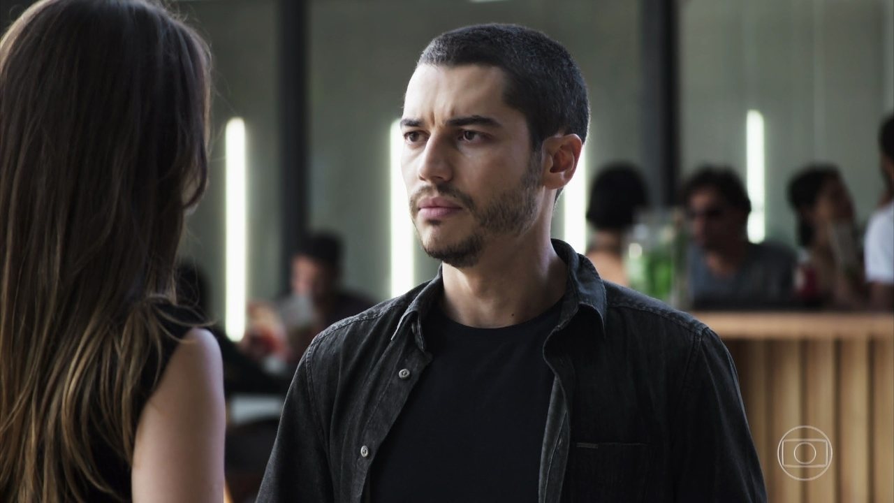 Fabiana (Nathalia Dill) e Camilo (Lee Taylor) em A Dona do Pedaço