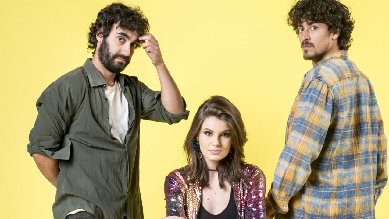 Galdino (Gabriel Godoy), Vanessa (Camila Queiroz) e Jerônimo (Jesuíta Barbosa) em Verão 90