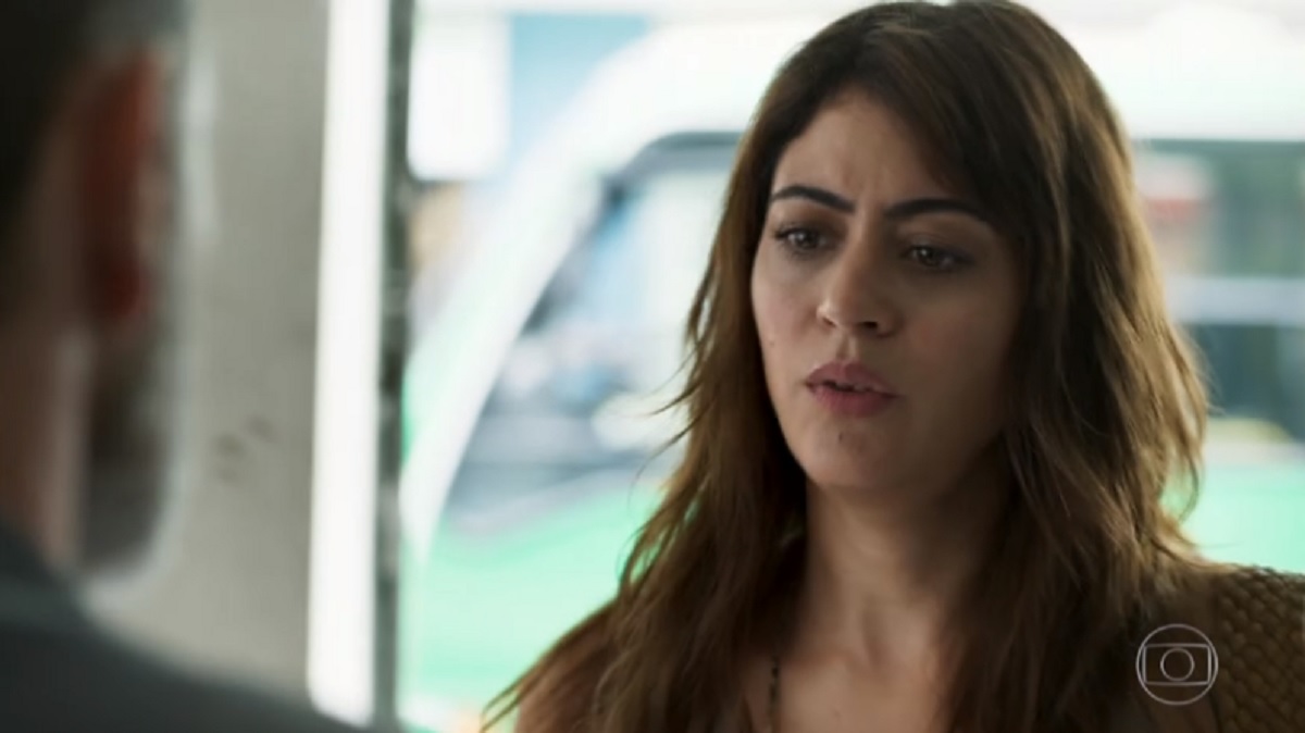 Helena (Carol Castro) e Elias (Marco Ricca), de Órfãos da Terra