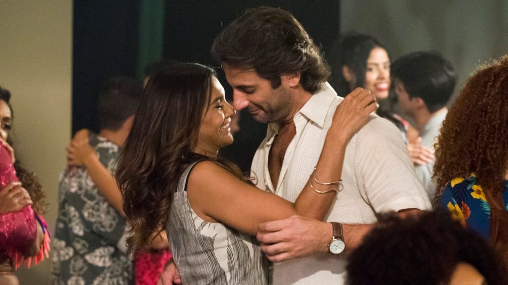 Raimundo (Flávio Tolezani) e Janaína (Dira Paes) na novela Verão 90