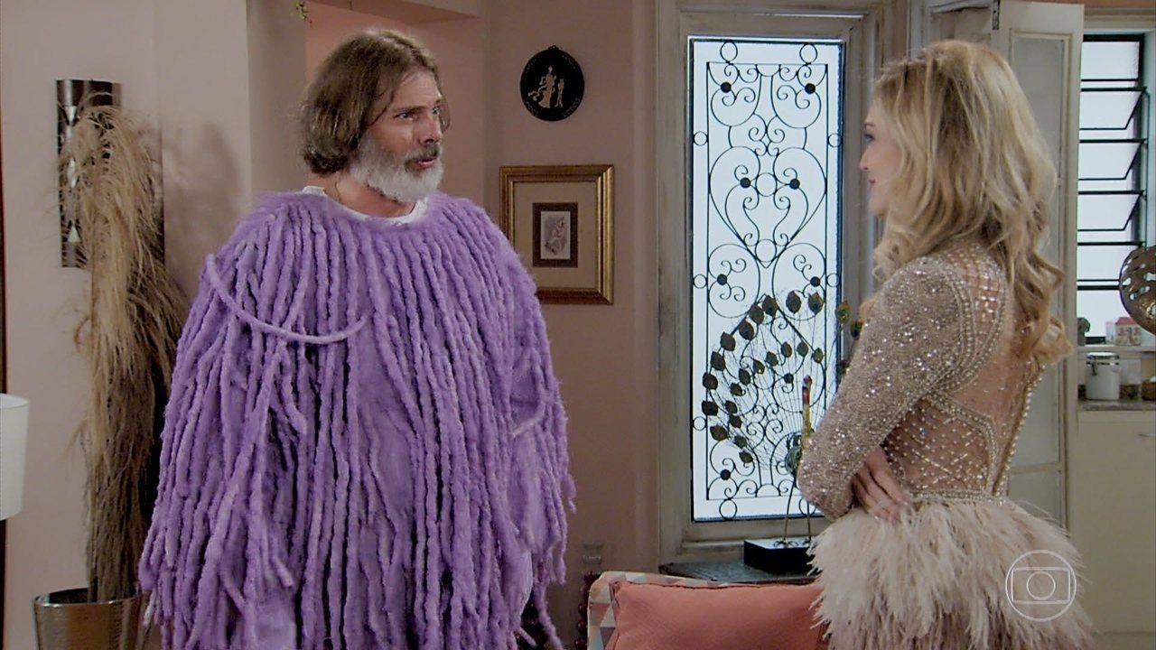 Jofre (Luiz Henrique Nogueira) e Manu (Isabelle Drummond) em Verão 90