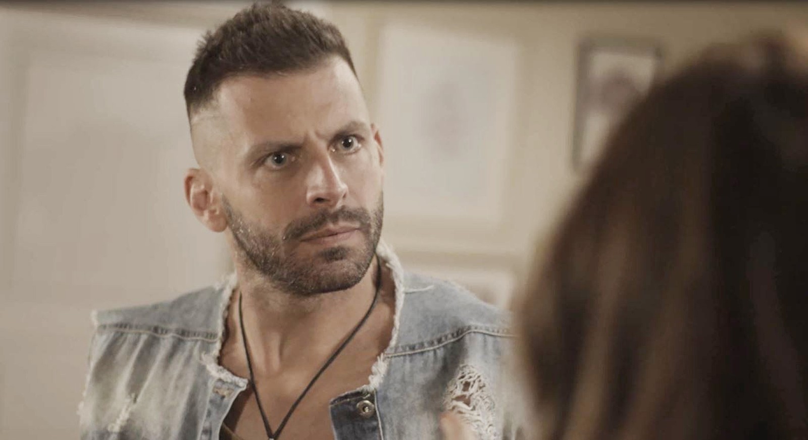 Madureira (Henri Castelli) e Carla (Mariana Santos) em Malhação