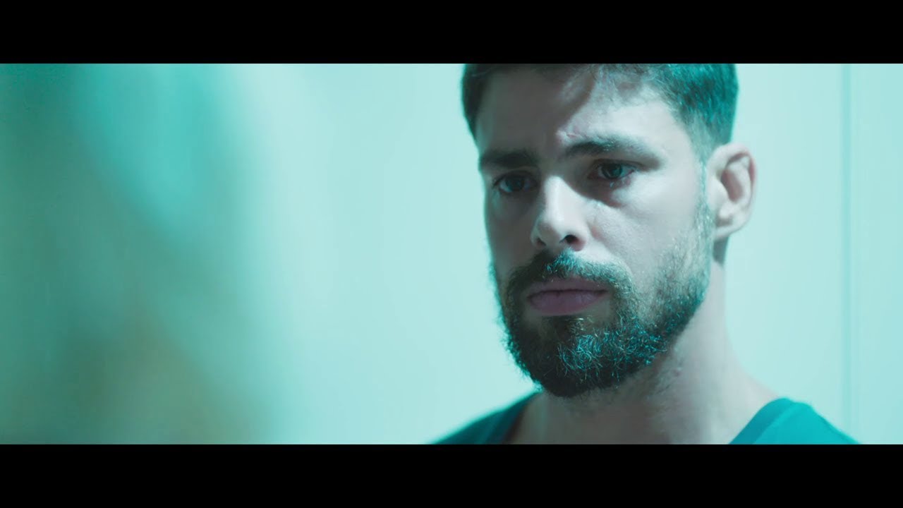 Cauã Reymond em cena de Ilha de Ferro (Reprodução: Globoplay)