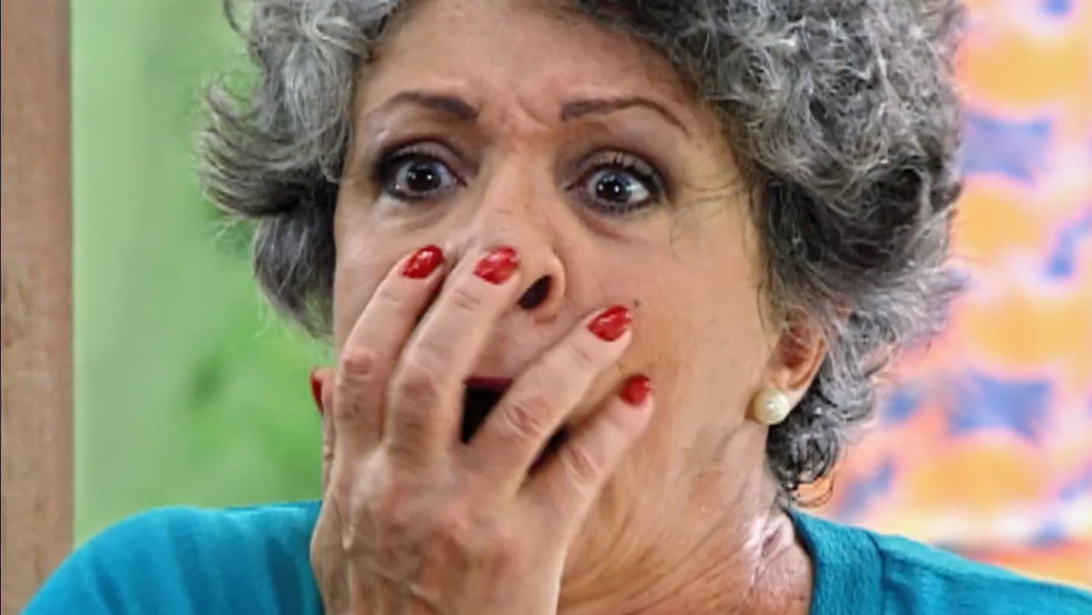 Olga (Ângela Leal) em Bela, a Feia