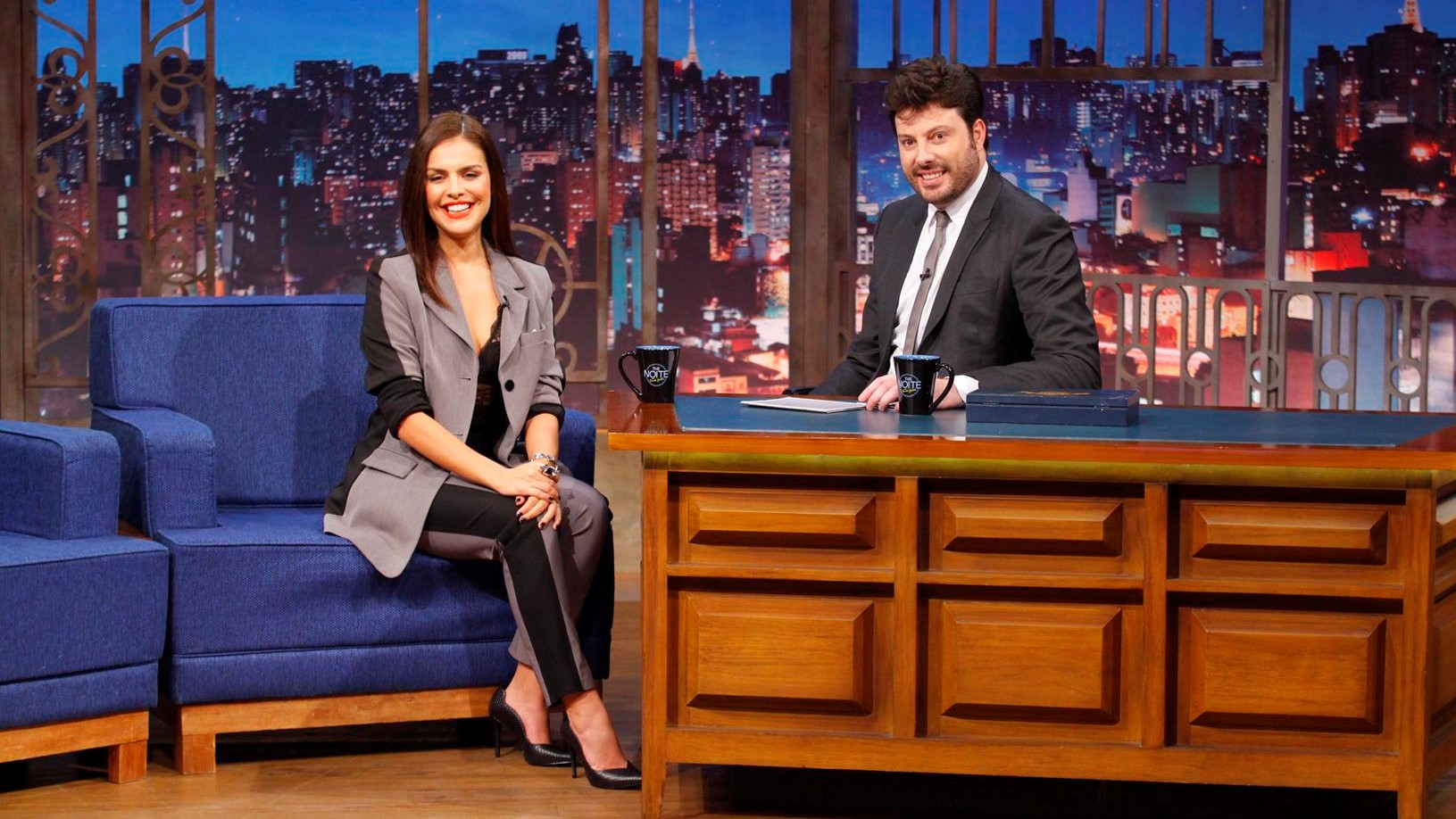 Paloma Bernardi no programa The Noite com Danilo Gentili