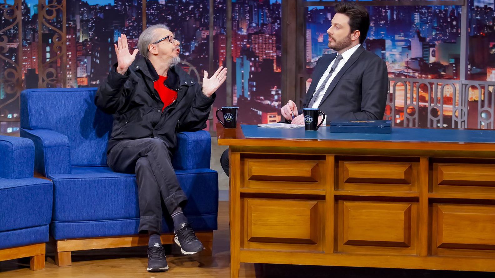 Rogério Skylab e Danilo Gentili no programa The Noite (Gabriel Cardoso / SBT)