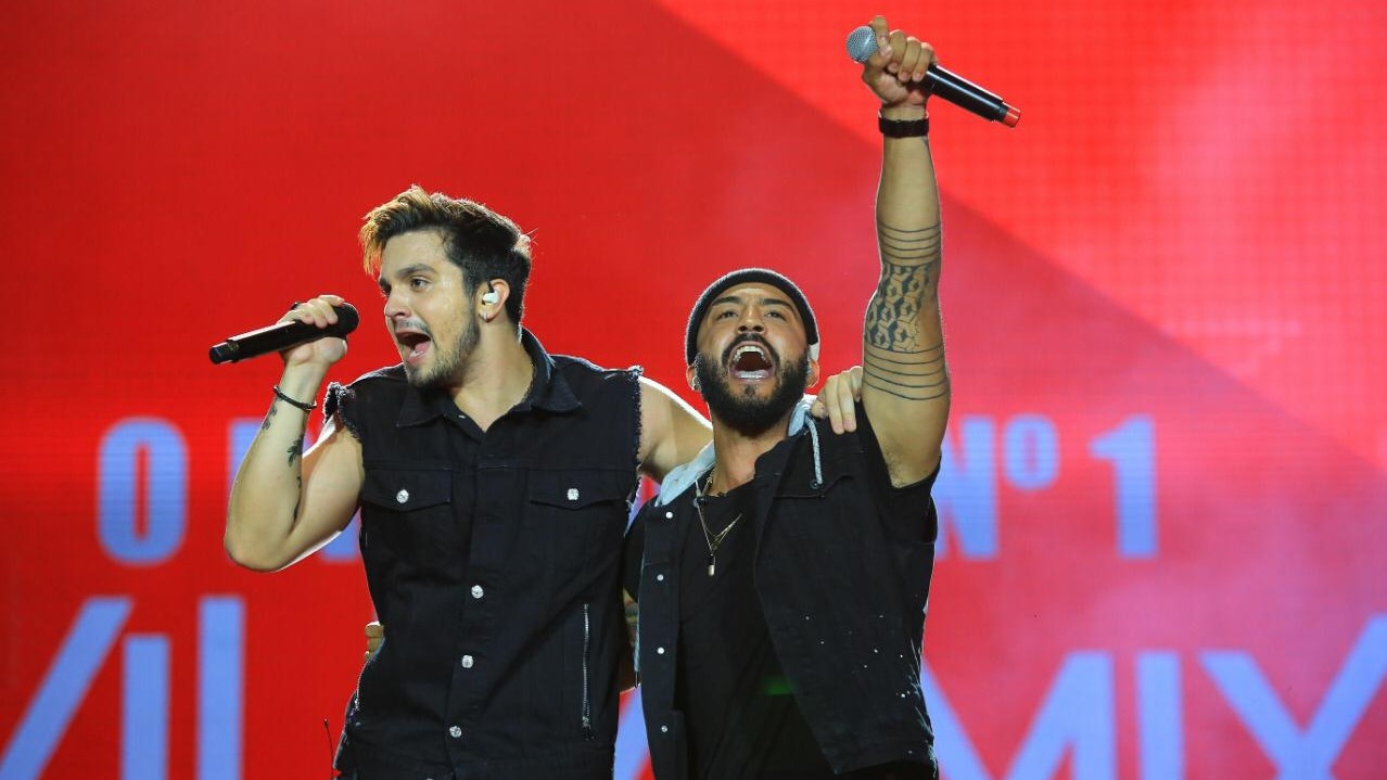 Saulo de Tarso e Luan Santana durante o reality O Próximo Nº1 VillaMix