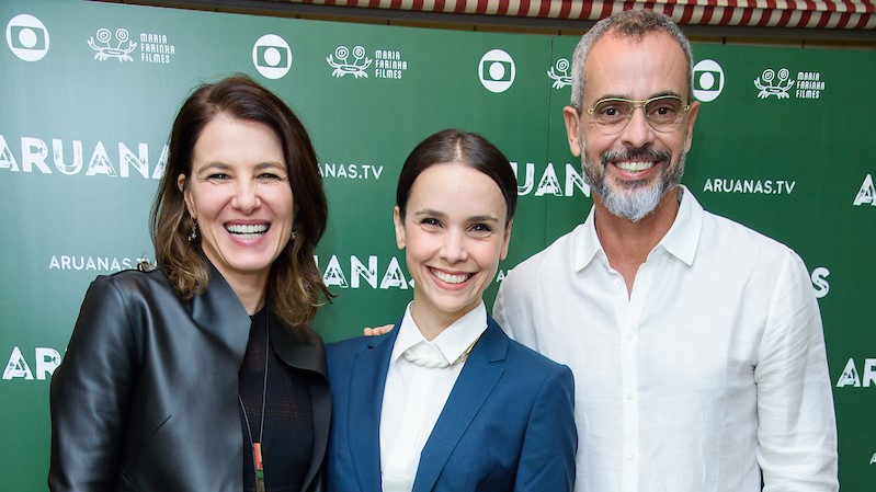 Estela Renner, Deborah Falabella e Marcos Nisti na première da série Aruanas
