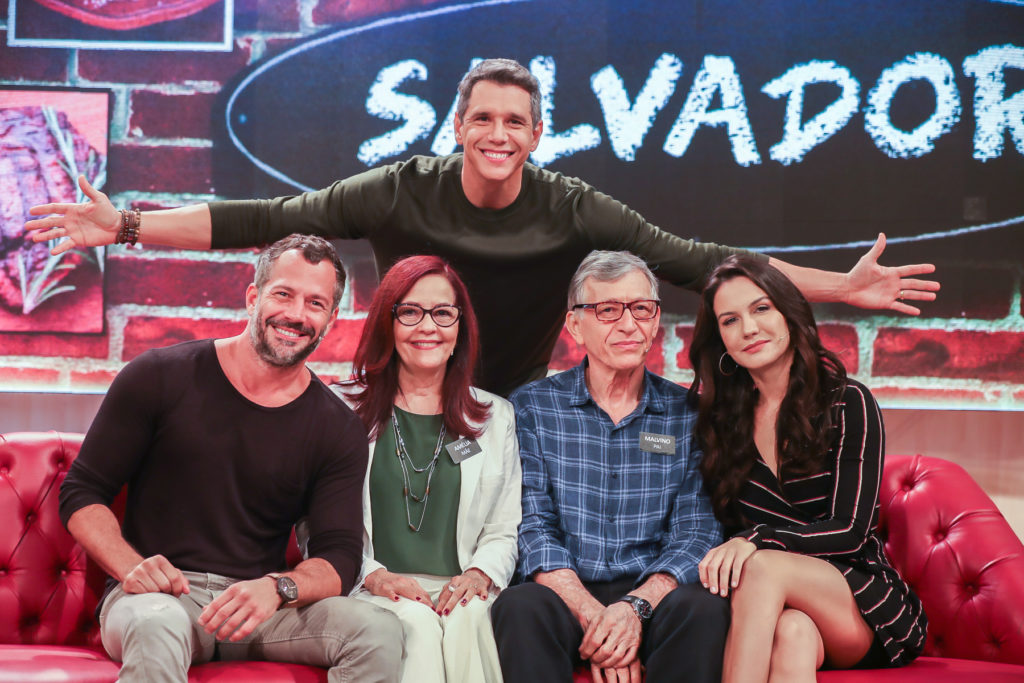 Márcio Garcia recebe Malvino Salvado e sua família no Tamanho Família