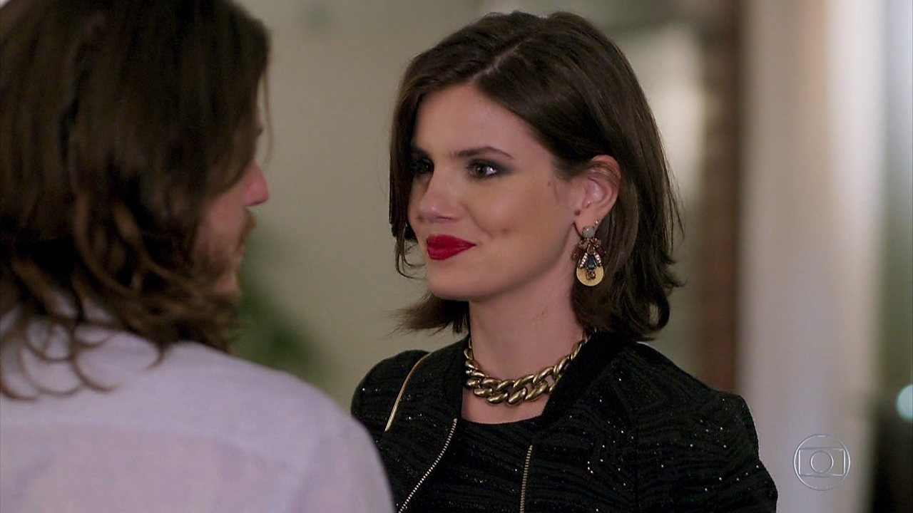 Vanessa (Camila Queiroz) e Quinzinho (Caio Paduan) em Verão 90