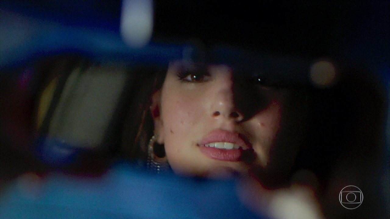 Vanessa (Camila Queiroz) em Verão 90