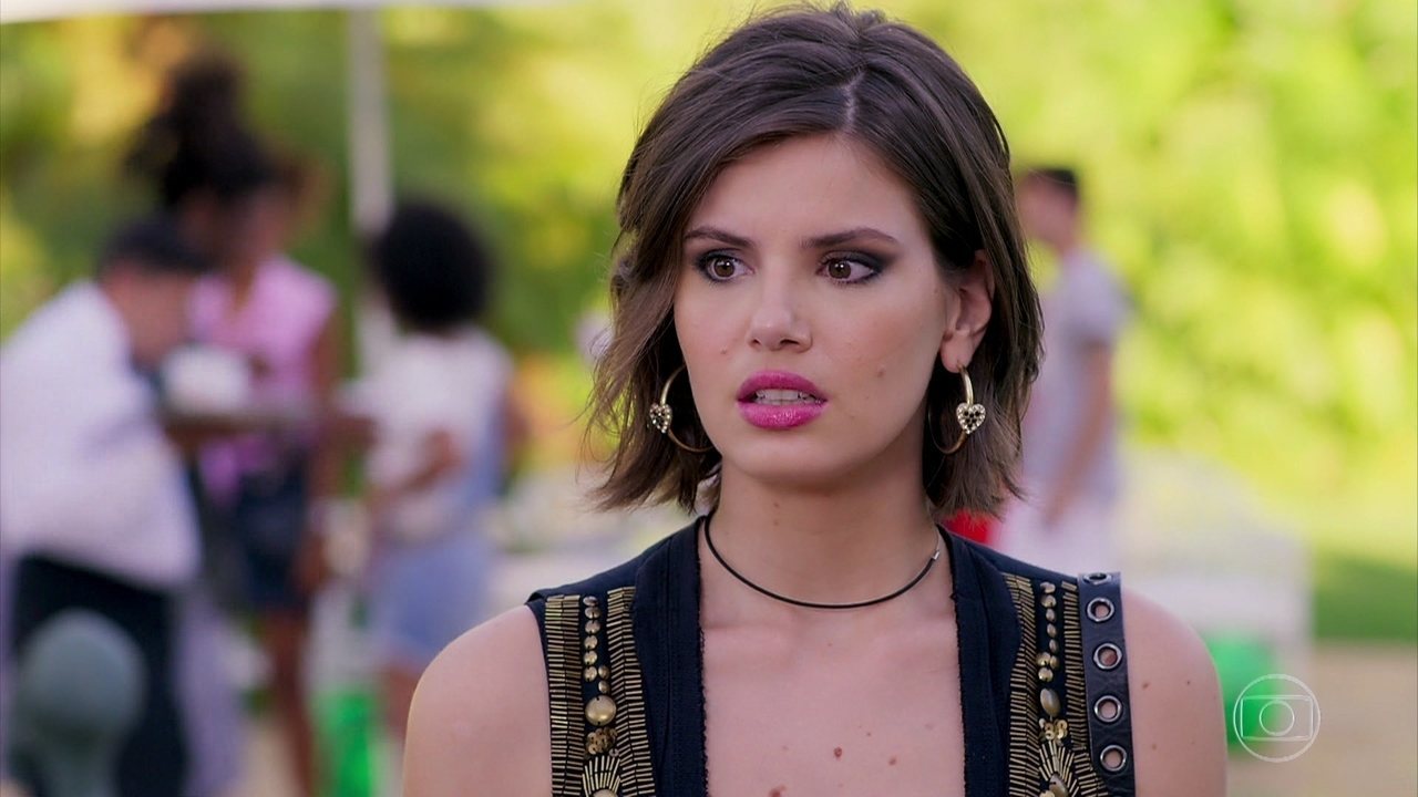 Vanessa (Camila Queiroz) em Verão 90