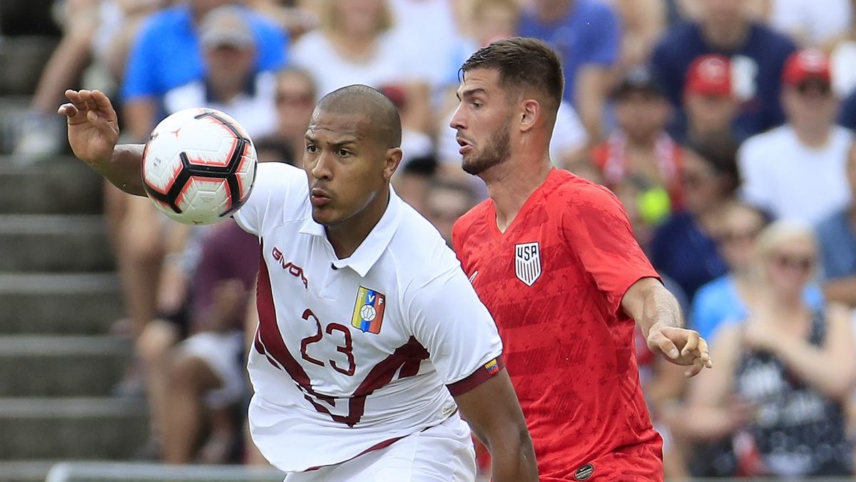 Venezuela e Peru se enfrentam pela Copa América
