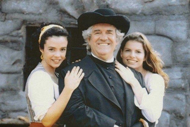 Luciana Braga, Juca de Oliveira e Débora Bloch protagonizaram As Pupilas do Senhor Reitor no SBT em 1995 (Reprodução: SBT)