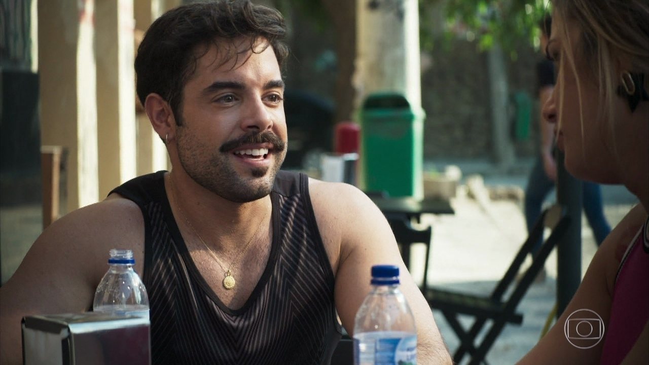 Abel (Pedro Carvalho) em A Dona do Pedaço
