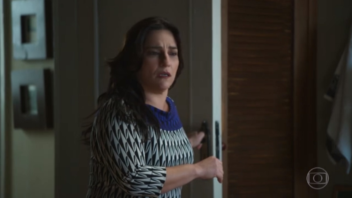 Aline (Simone Gutierrez), de Órfãos da Terra