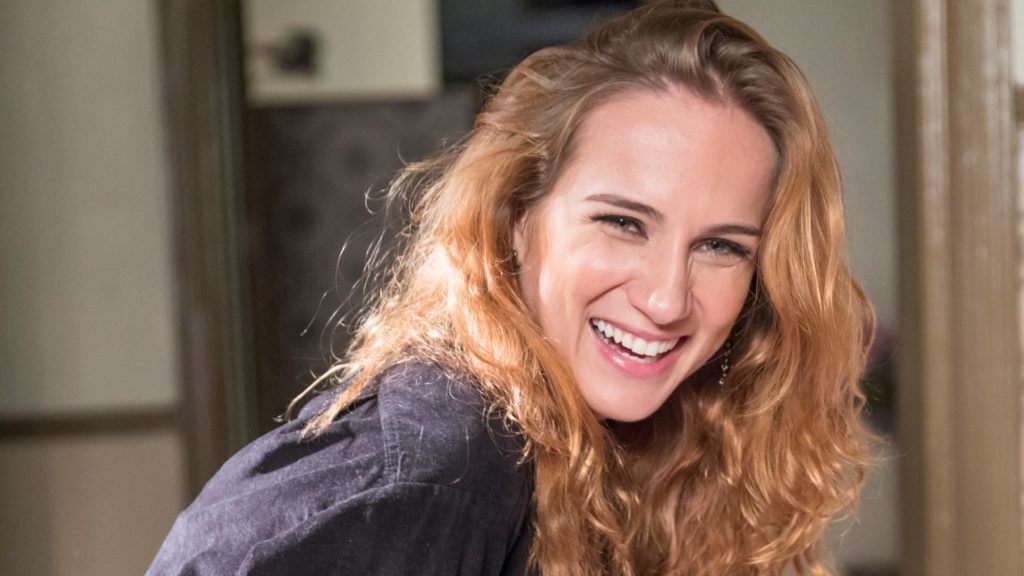 Carol Garcia vive Sabrina em A Dona do Pedaço 