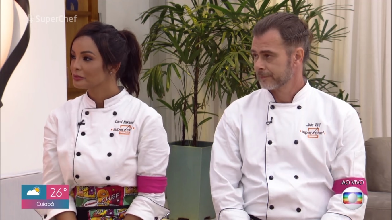 Carol Nakamura e João Vitti no Super Chef Celebridades