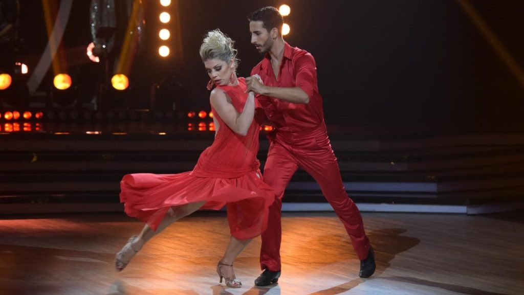 Cátia Paganote na estreia do Dancing Brasil