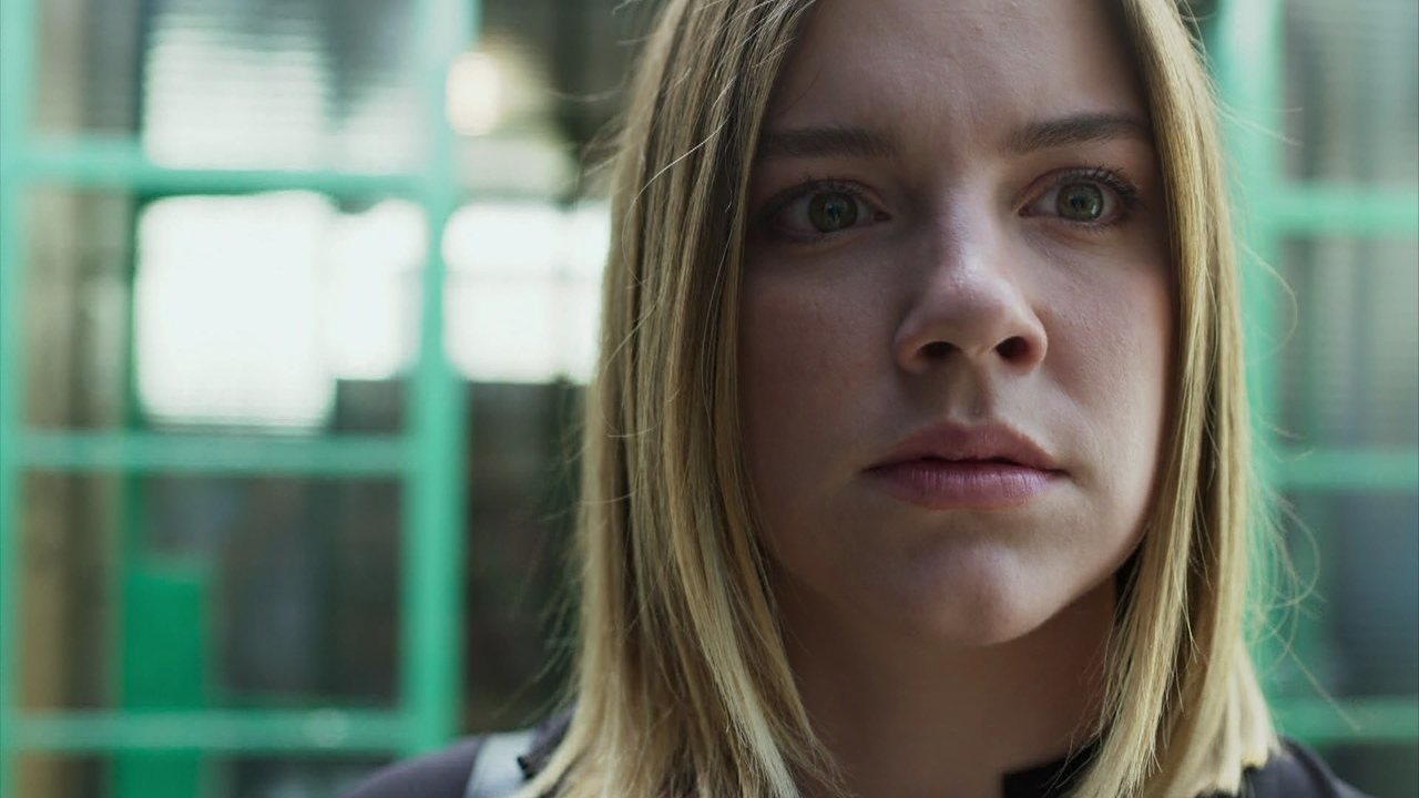 Dalila (Alice Wegmann) em Órfãos da Terra