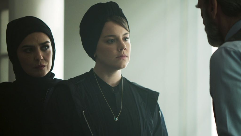 Personagens Soraia e Dalila em cena na novela Órfãos da Terra