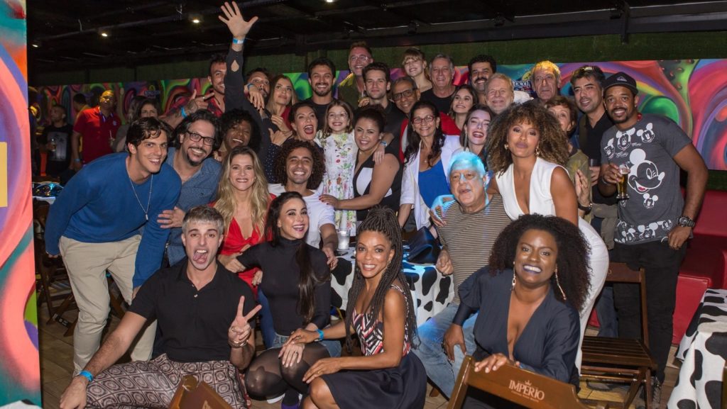 Rafael Infante e o elenco de Bom Sucesso 