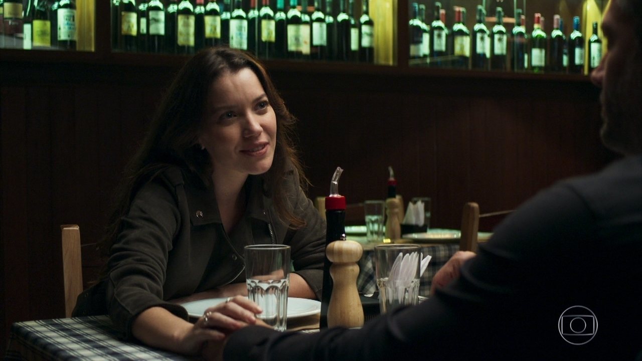 Fabiana (Nathália Dill) e Agno (Malvino Salvador) em A Dona do Pedaço