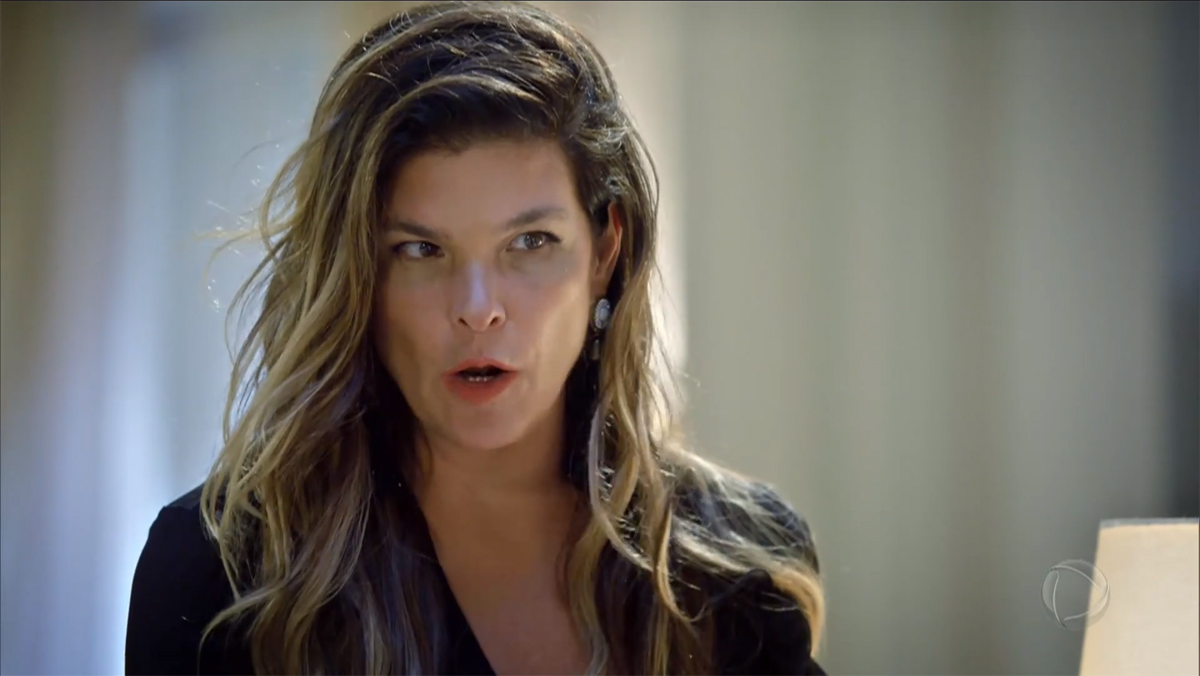 Lara (Cristiana Oliveira) em Topíssima