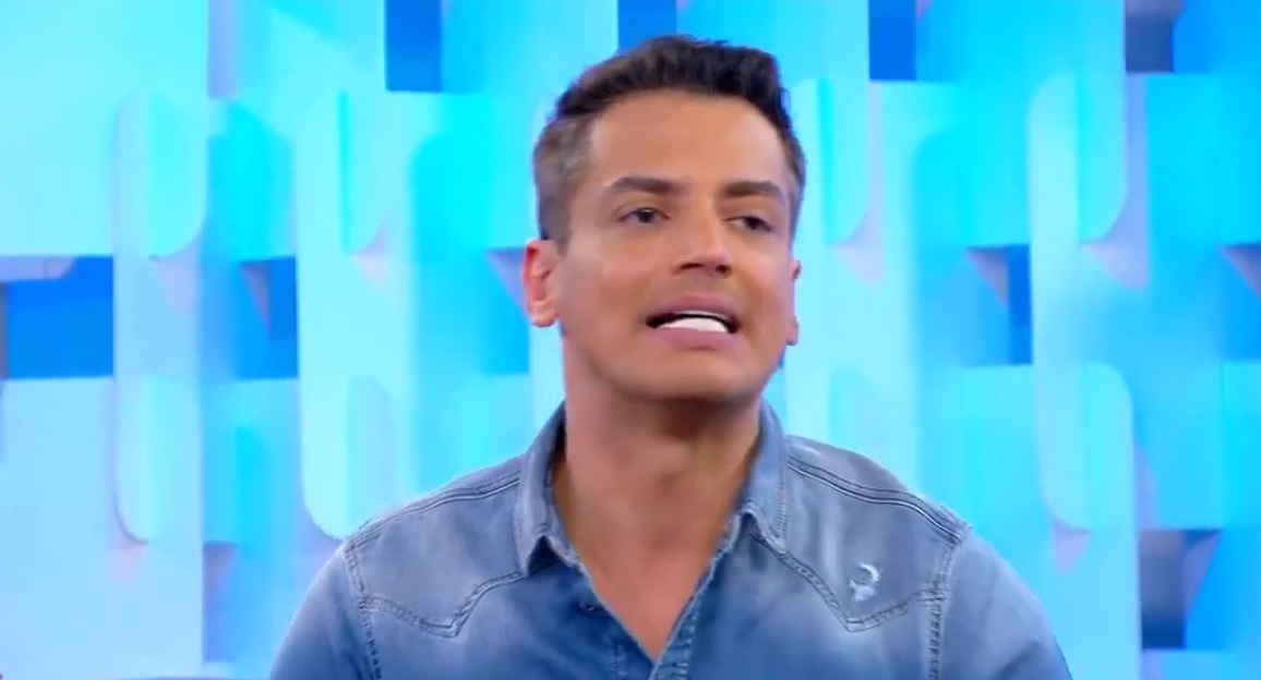 Leo Dias no Fofocalizando