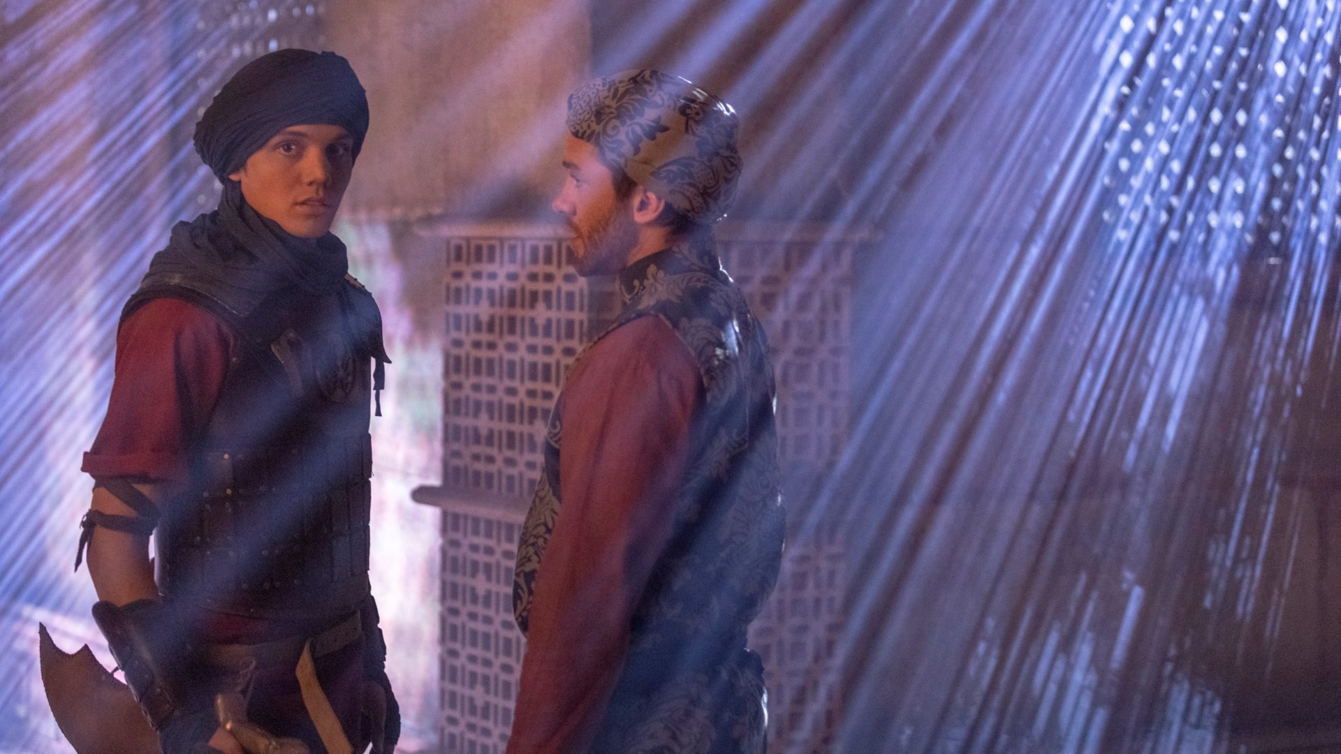 Levi (Leo Cidade) encontra com Isaac (Leonardo Miggiorin) em Jezabel