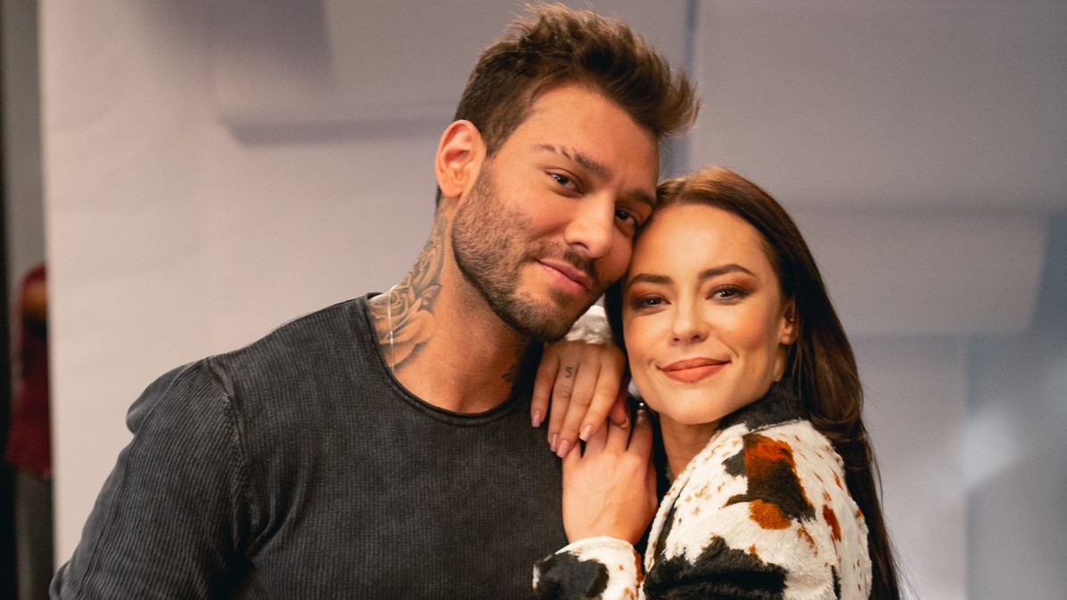 Lucas Lucco e Vivi Guedes (Paolla Oliveira) em A Dona do Pedaço
