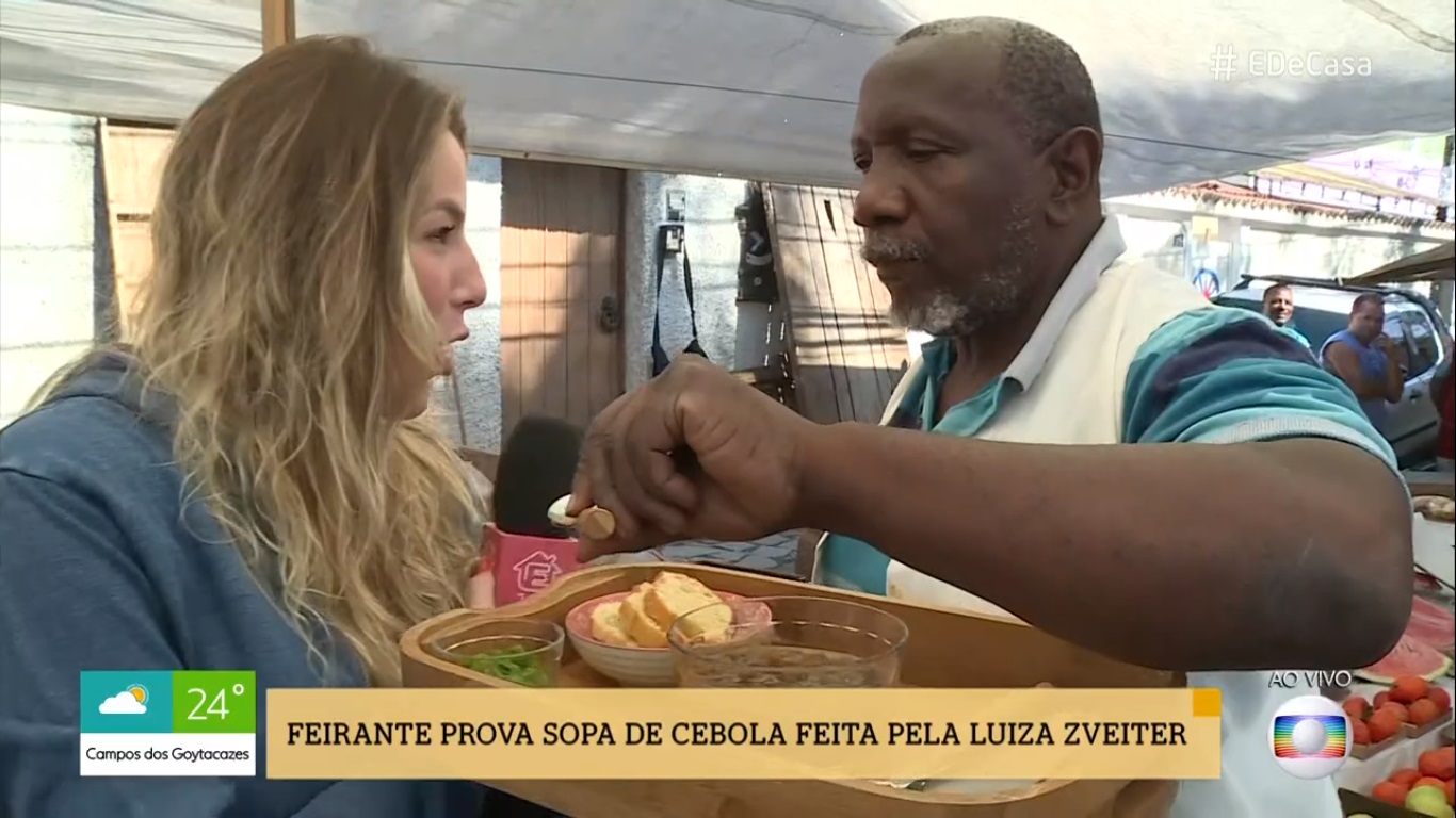 Luiza Zveiter e feirante no É de Casa
