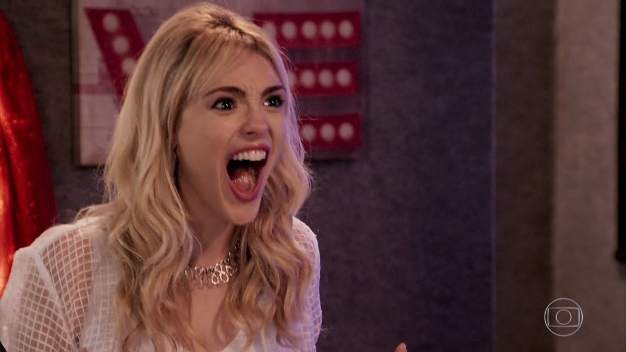 Manuela (Isabelle Drummond) em Verão 90