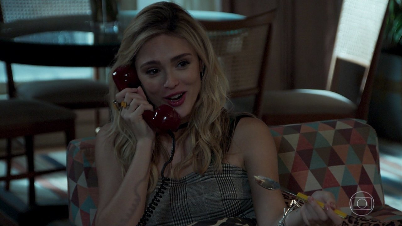 Manuzita (Isabelle Drummond) em Verão 90