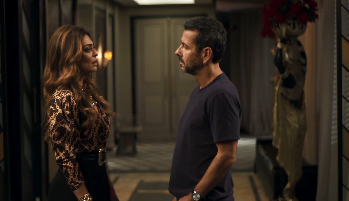 Maria da Paz (Juliana Paes) e Amadeu (Marcos Palmeira) em A Dona do Pedaço