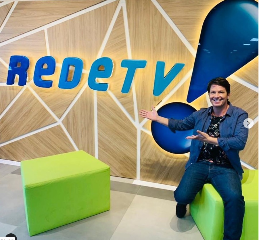 Mario Frias entra para os domingos da RedeTV!  (Divulgação: RedeTV!)