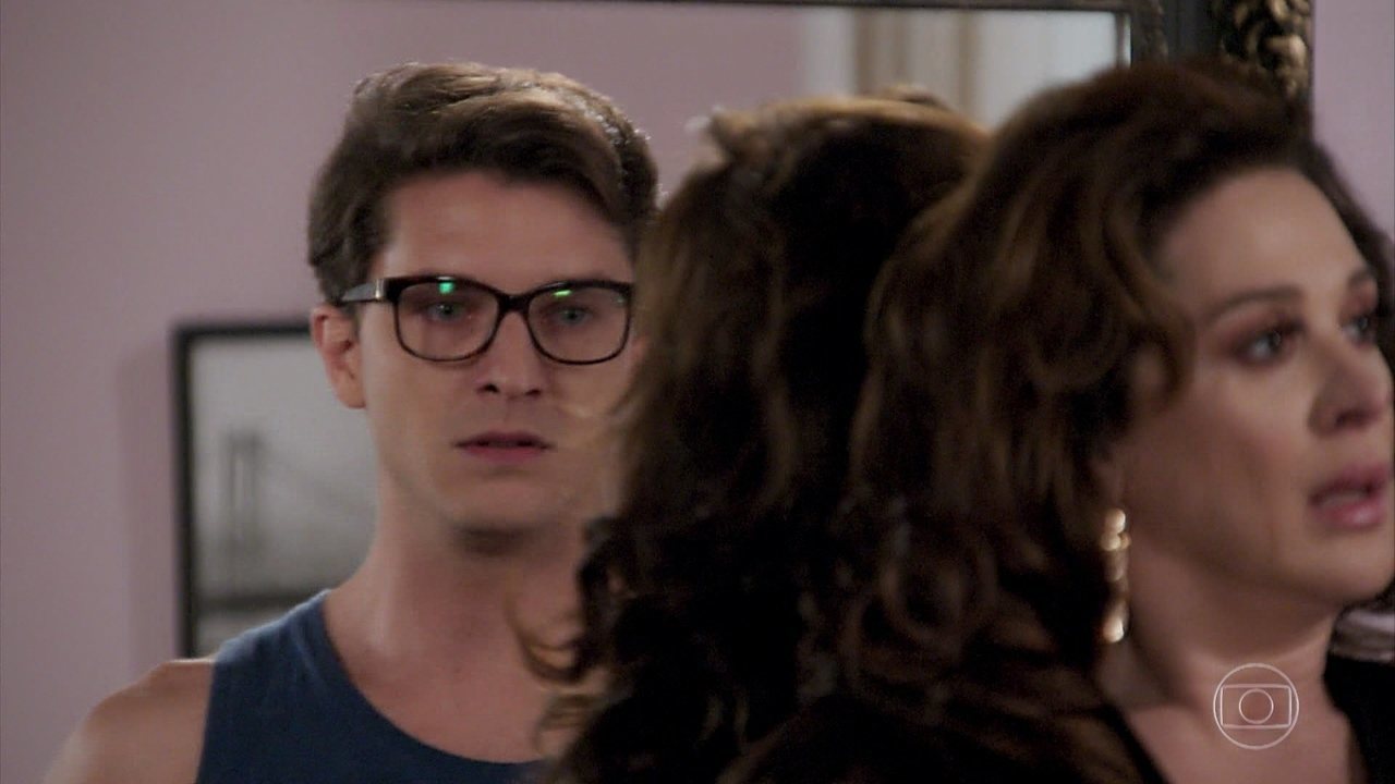 Patrick (Klebber Toledo) e Lidiane (Cláudia Raia) em Verão 90