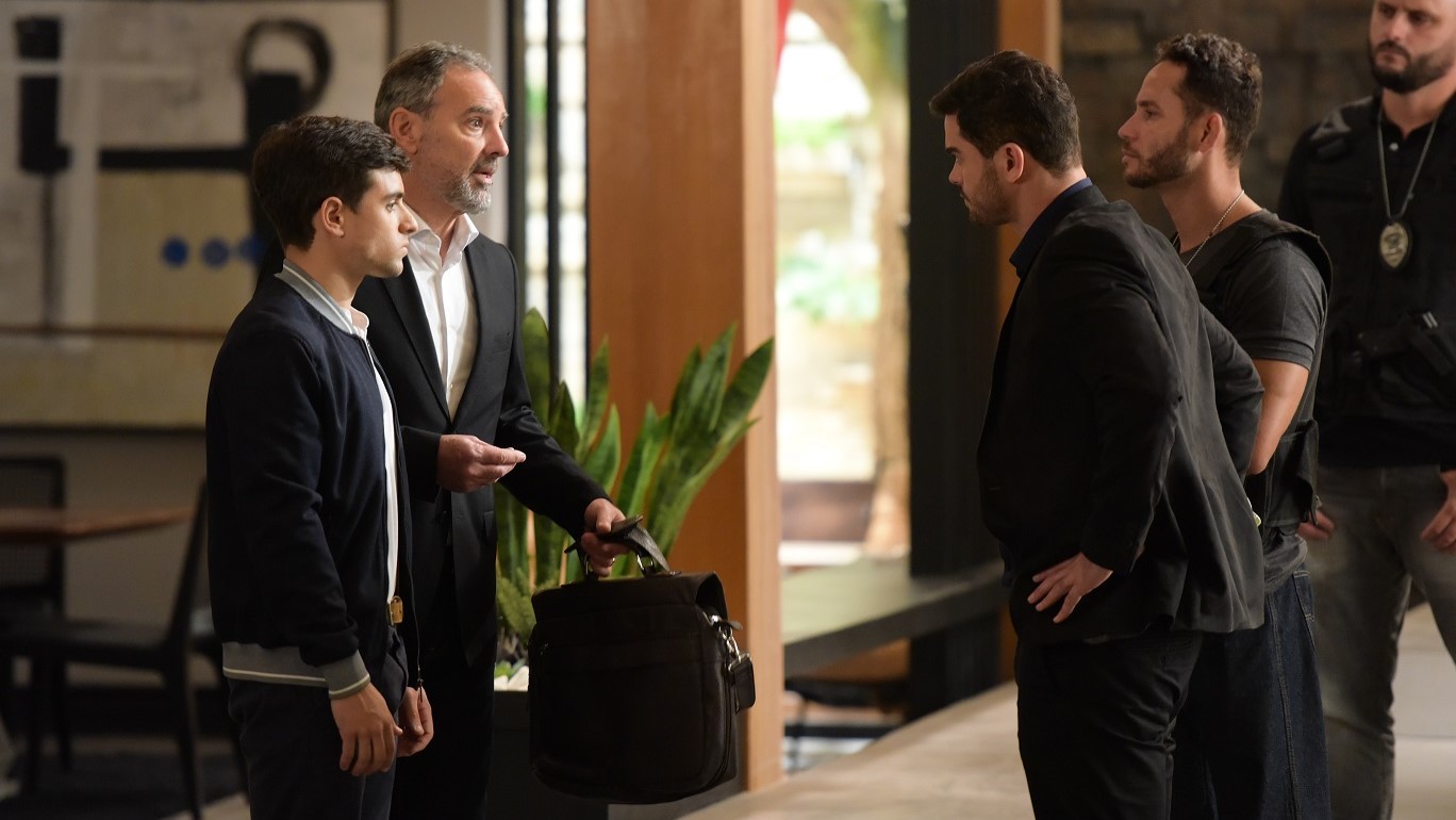 Rafael (Marcelo Rodrigues Filho), Paulo Roberto (Floriano Peixoto) e André (Sidney Sampaio) em Topíssima