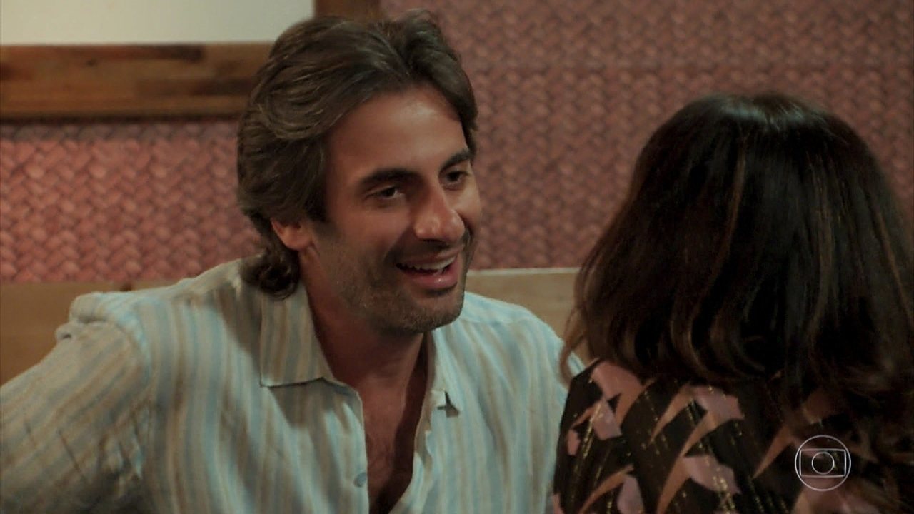 Raimundo (Flávio Tolezani) e Janaína (Dira Paes) em Verão 90