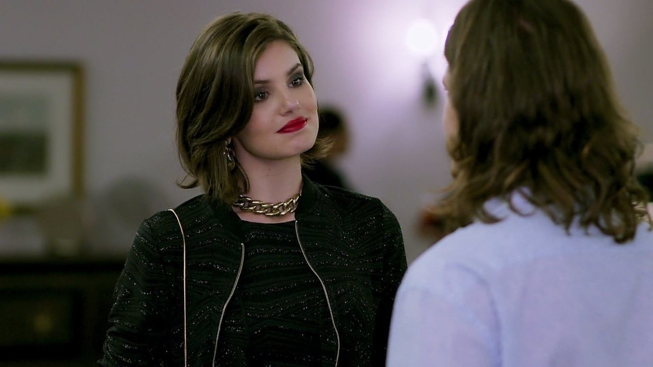 Vanessa (Camila Queiroz) e Quinzinho (Caio Paduan) em Verão 90