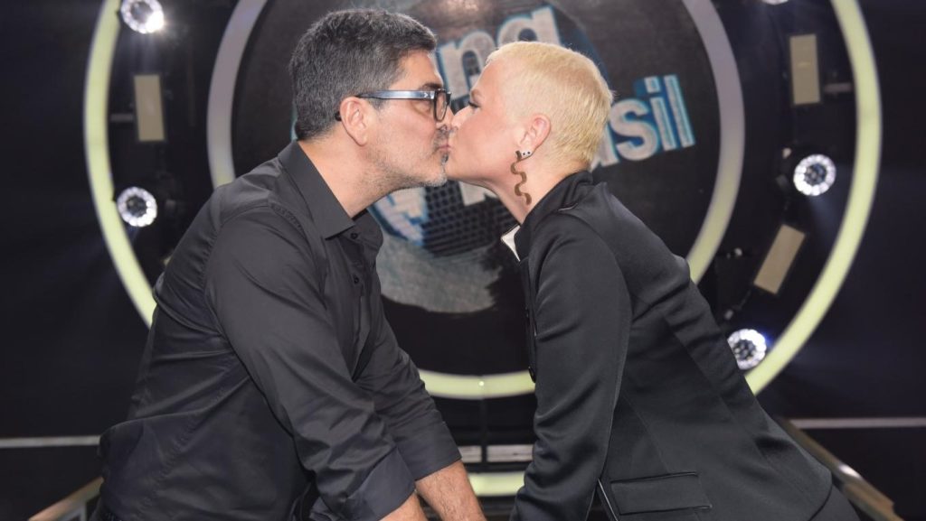 Junno Andrade e Xuxa Meneghel são parceiros na apresentação do Dancing Brasil