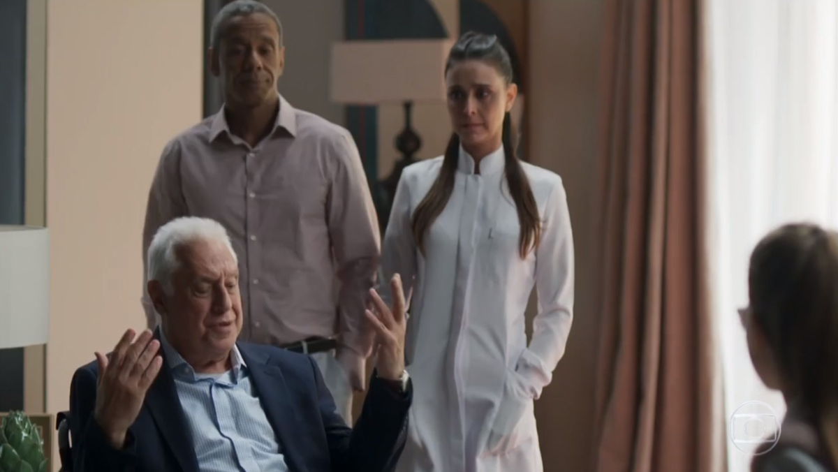 Alberto (Antônio Fagundes), Dr. Mauri (Jorge Lucas) e Leila (Alexandra Martins) em Bom Sucesso