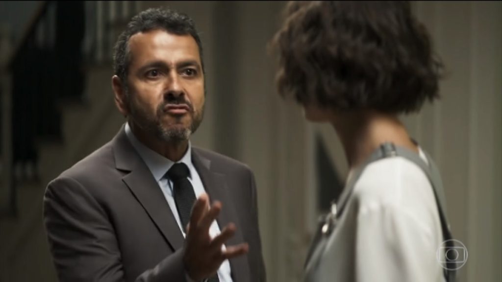 Amadeu (Marcos Palmeira) e Josiane (Agatha Moreira), de A Dona do Pedaço