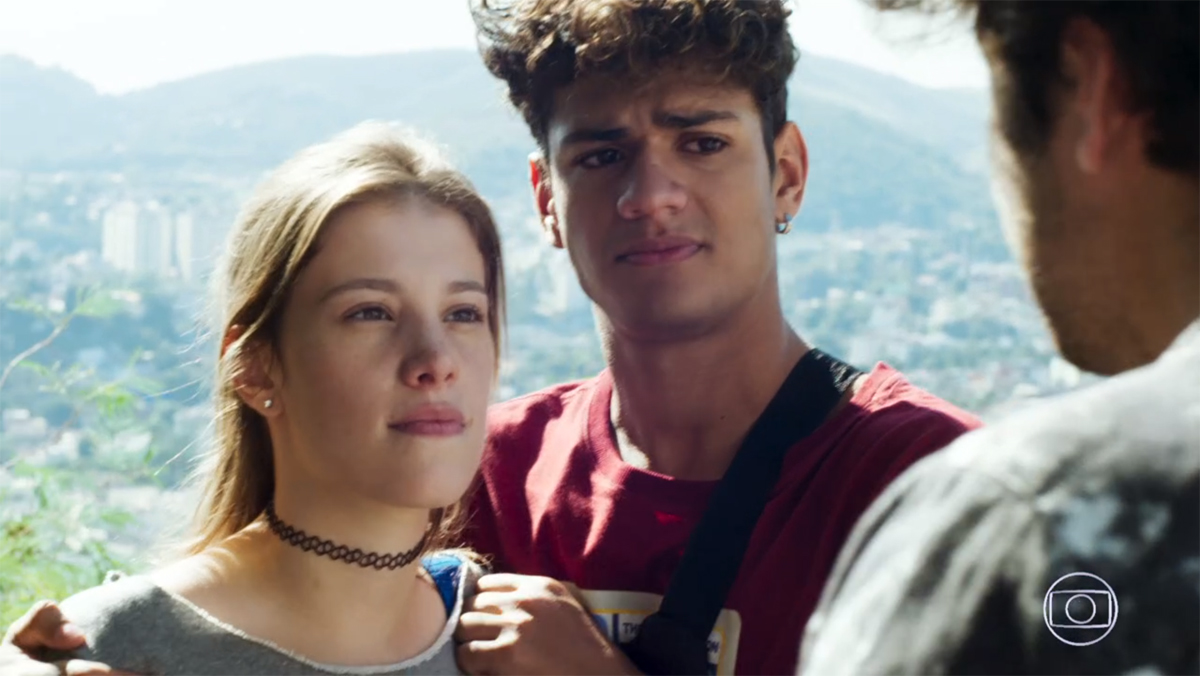 Anjinha (Caroline Dallarosa), Cleber (Gabriel Santana) e Dragão (Lucas Vasconcelos) em Malhação