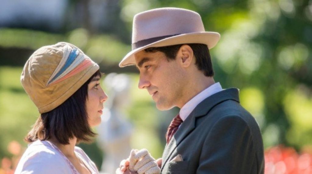 Clotilde (Simone Spoladore) e Almeida (Ricardo Pereira) em Éramos Seis