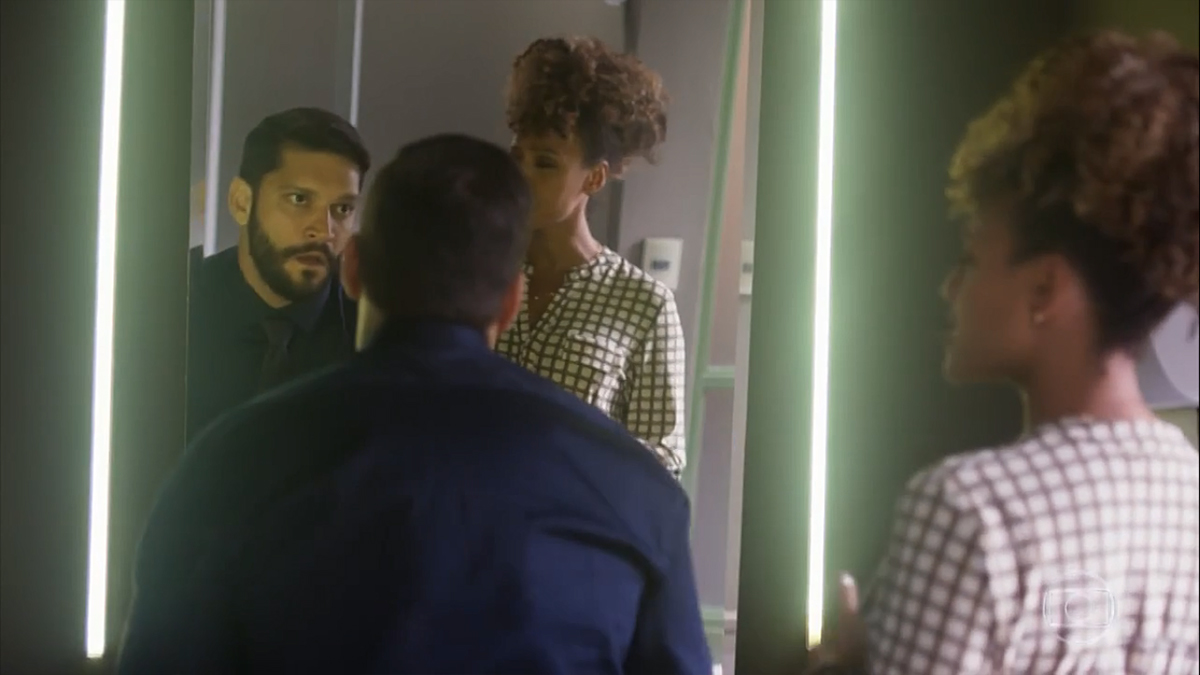 Diogo (Armando Babaioff) e Gisele (Sheron Menezzes) em Bom Sucesso
