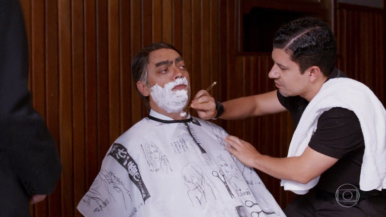 Esquete do Zorra que compara Bolsonaro a Hitler