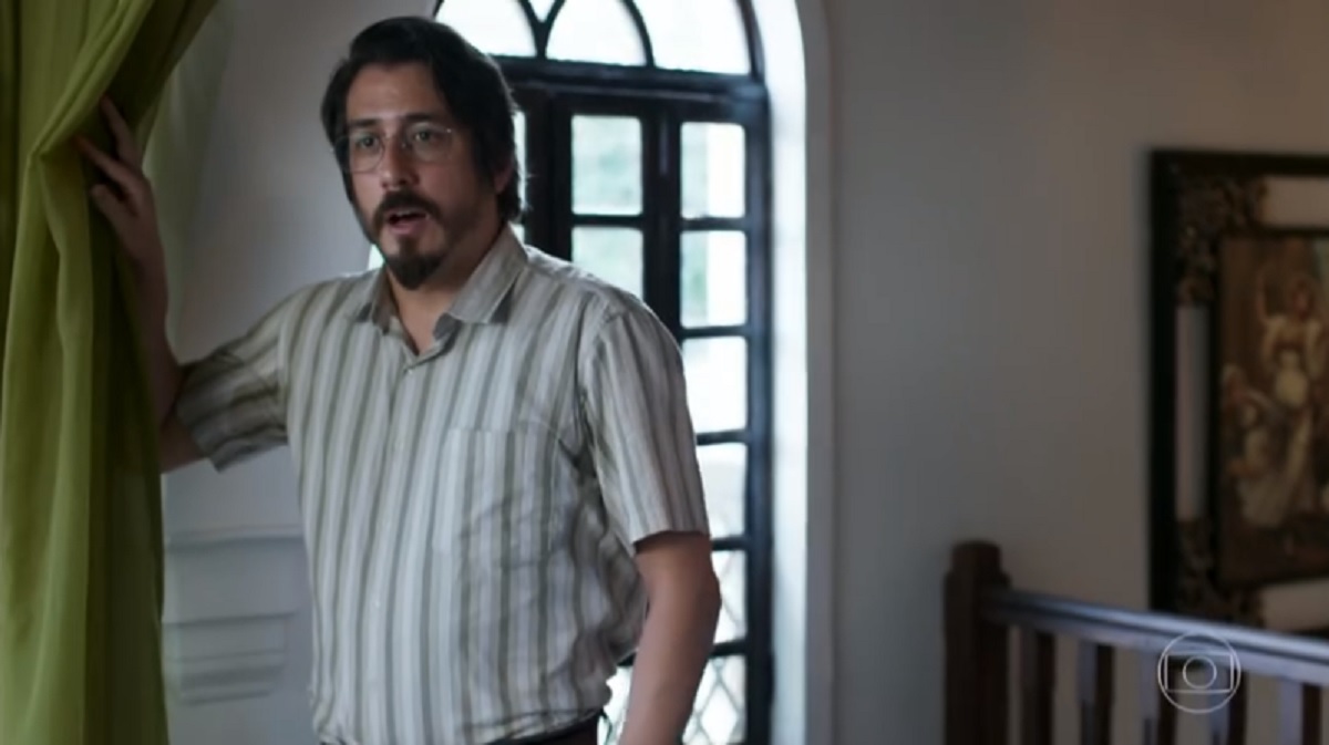Faruq (Eduardo Mossri), de Órfãos da Terra
