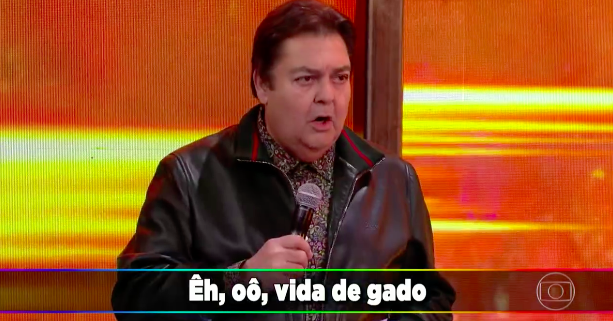 Faustão no Domingão cantando Admirável Gado Novo, de Zé Ramalho